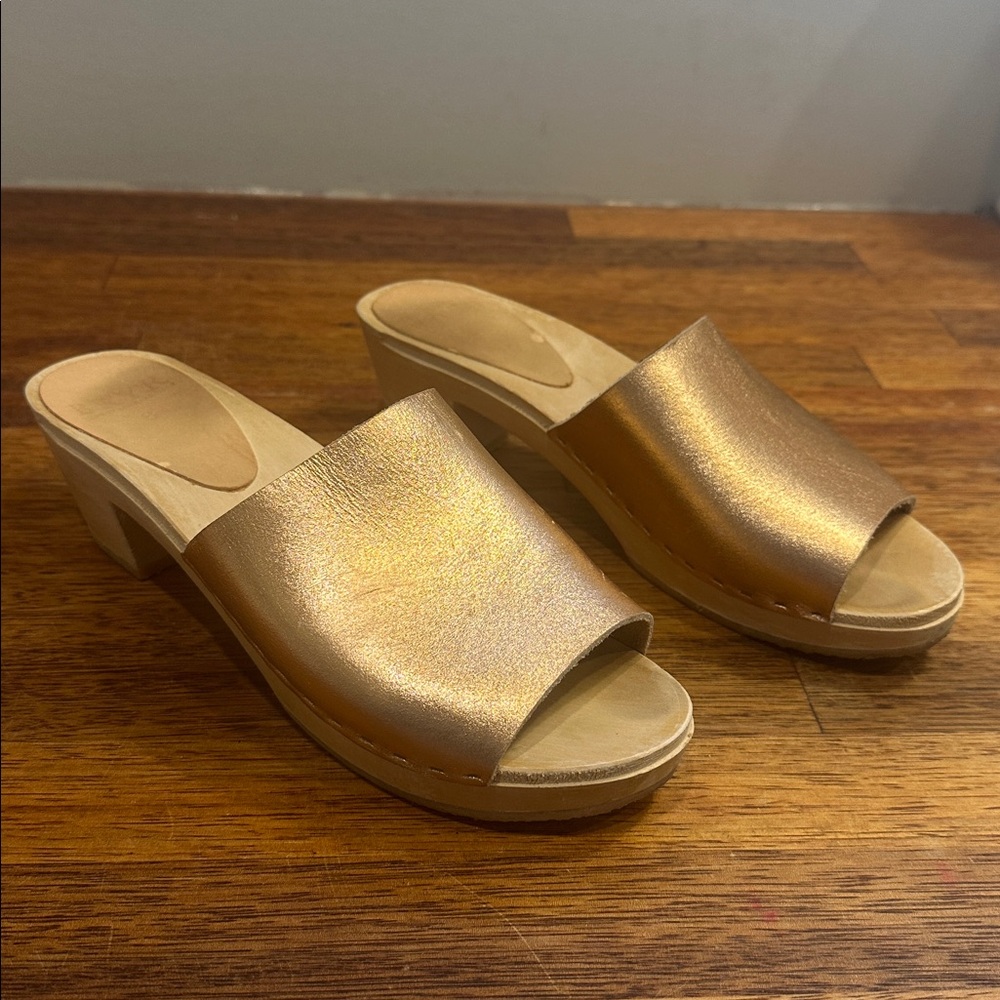 Bryr Jayne  Slides 38, rose gold